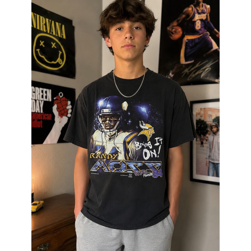 Vintage 2000 Randy Moss Vikings NFL Players Youth XL Black Graphic‎ Tee
